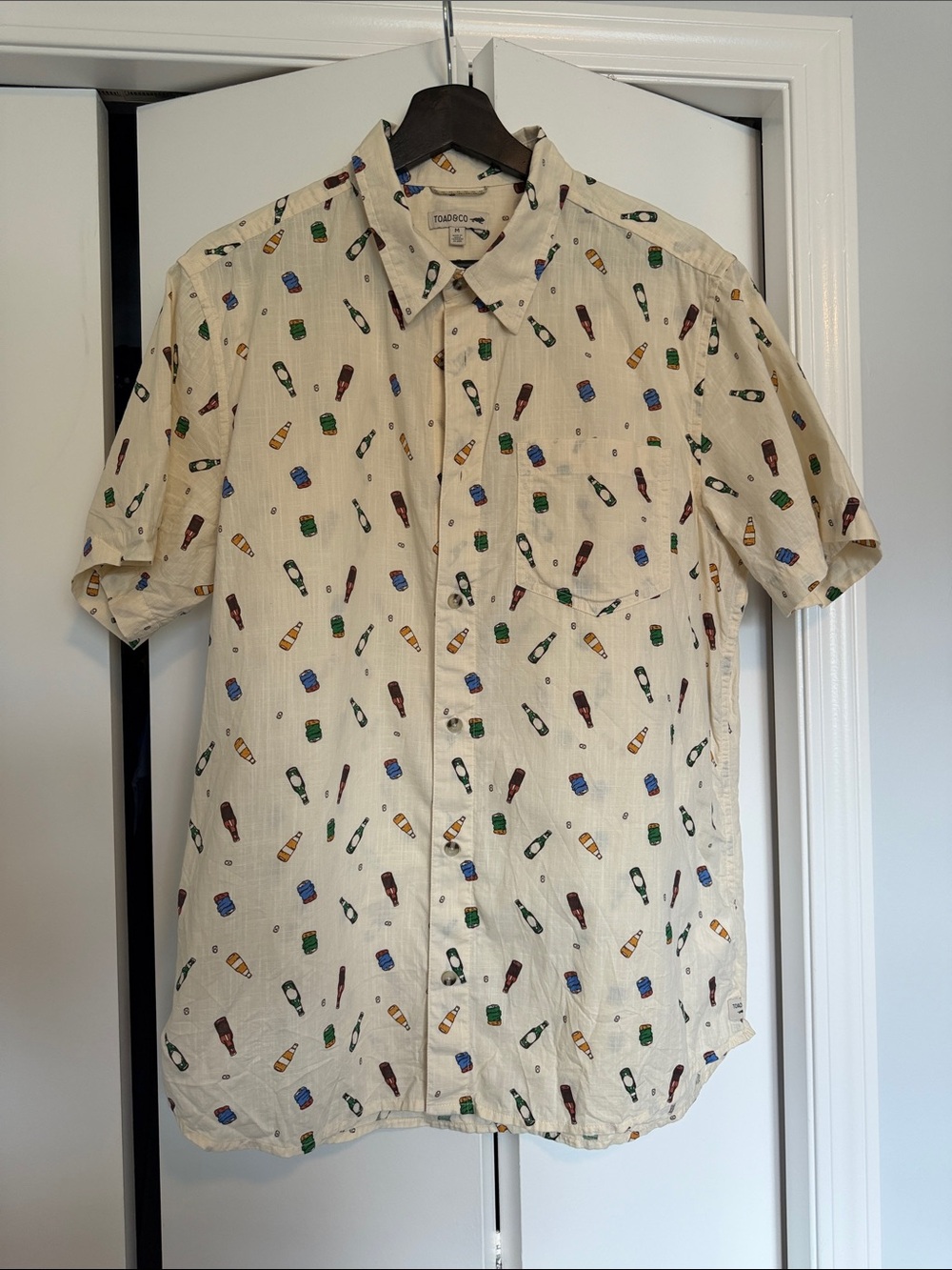 Toad&Co Beige Short-Sleeve Button-Down with Multicolor Bottle Print